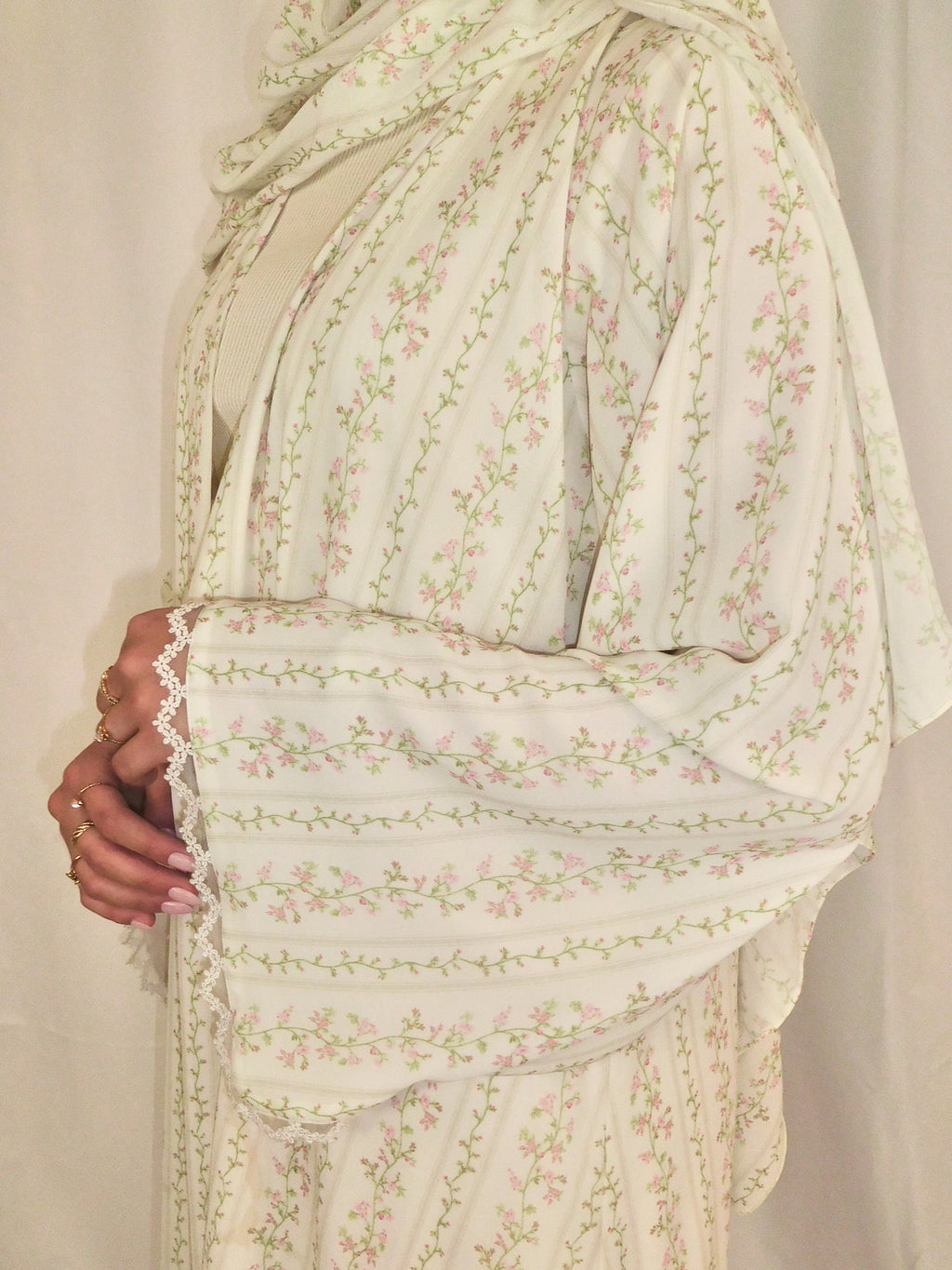 Reverie Lace Print Abaya