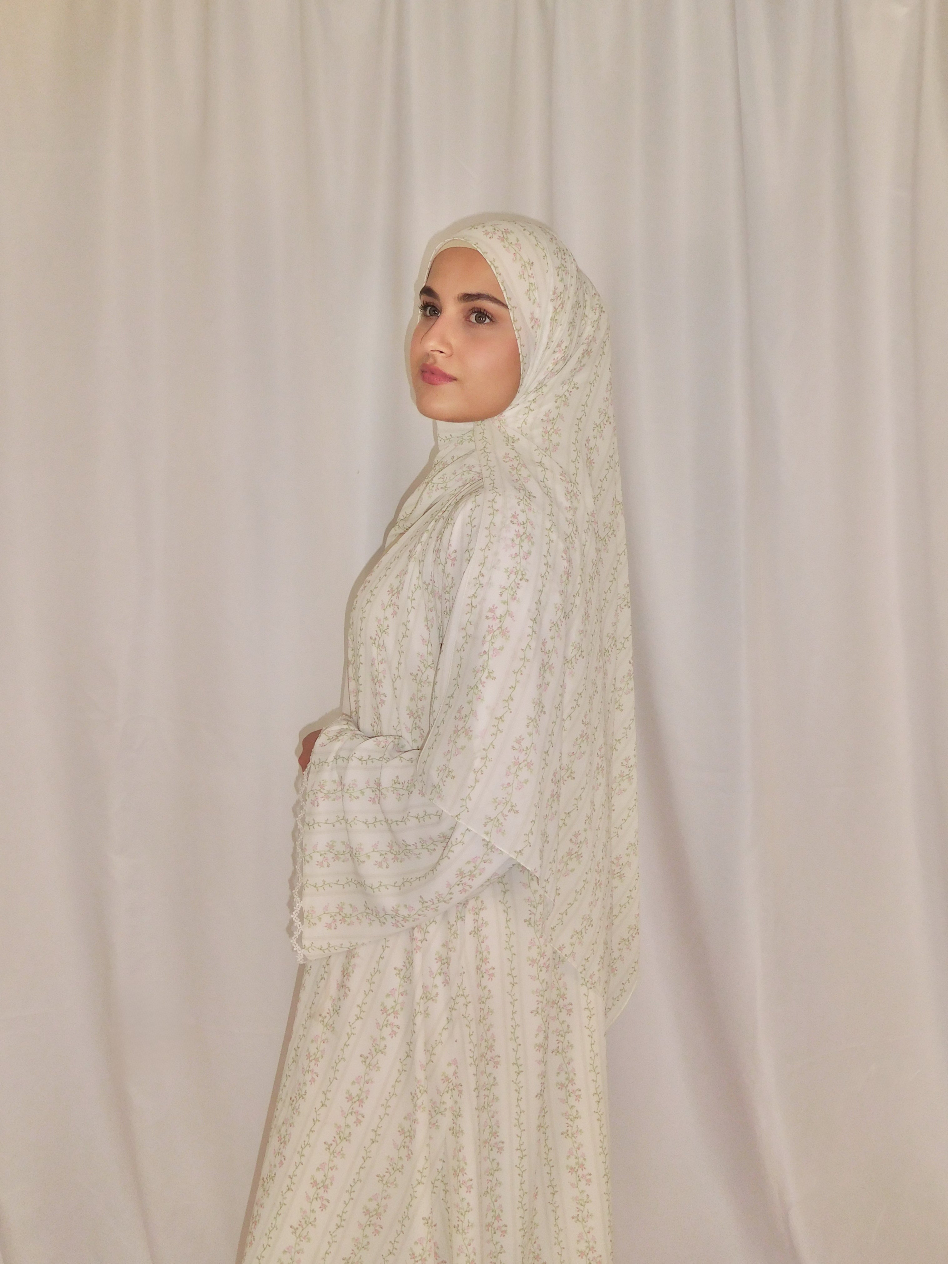 Reverie Lace Print Abaya