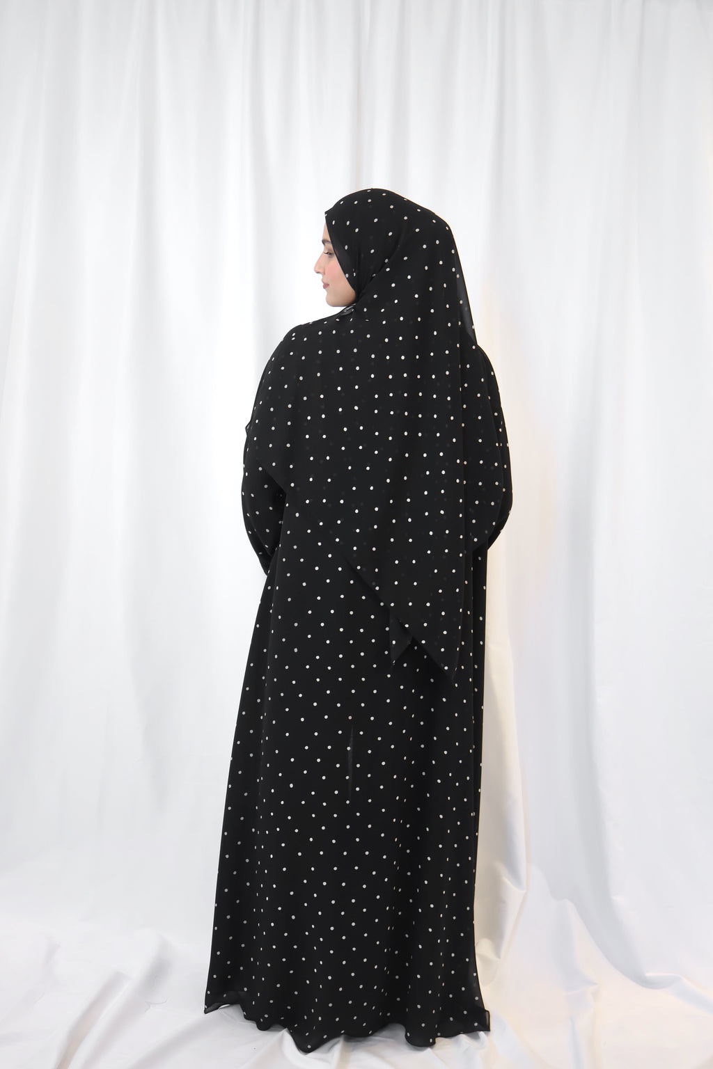 Noir Dotted Print Abaya
