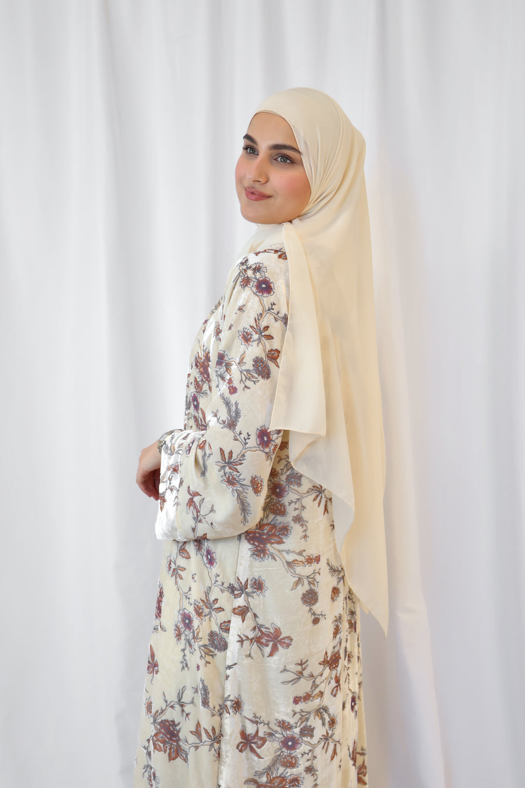 Cream Velvetine Print Abaya