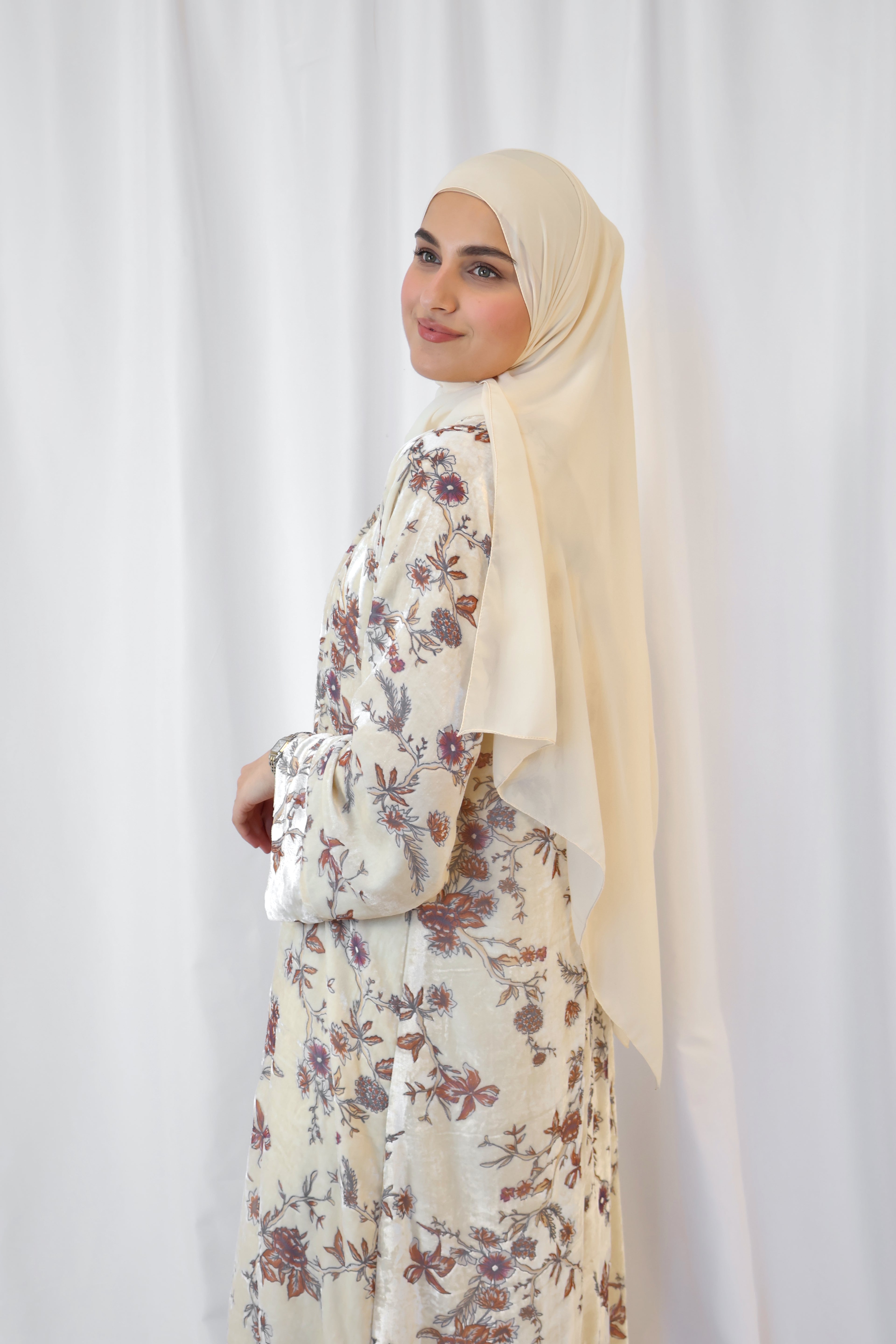 Cream Velvetine Print Abaya